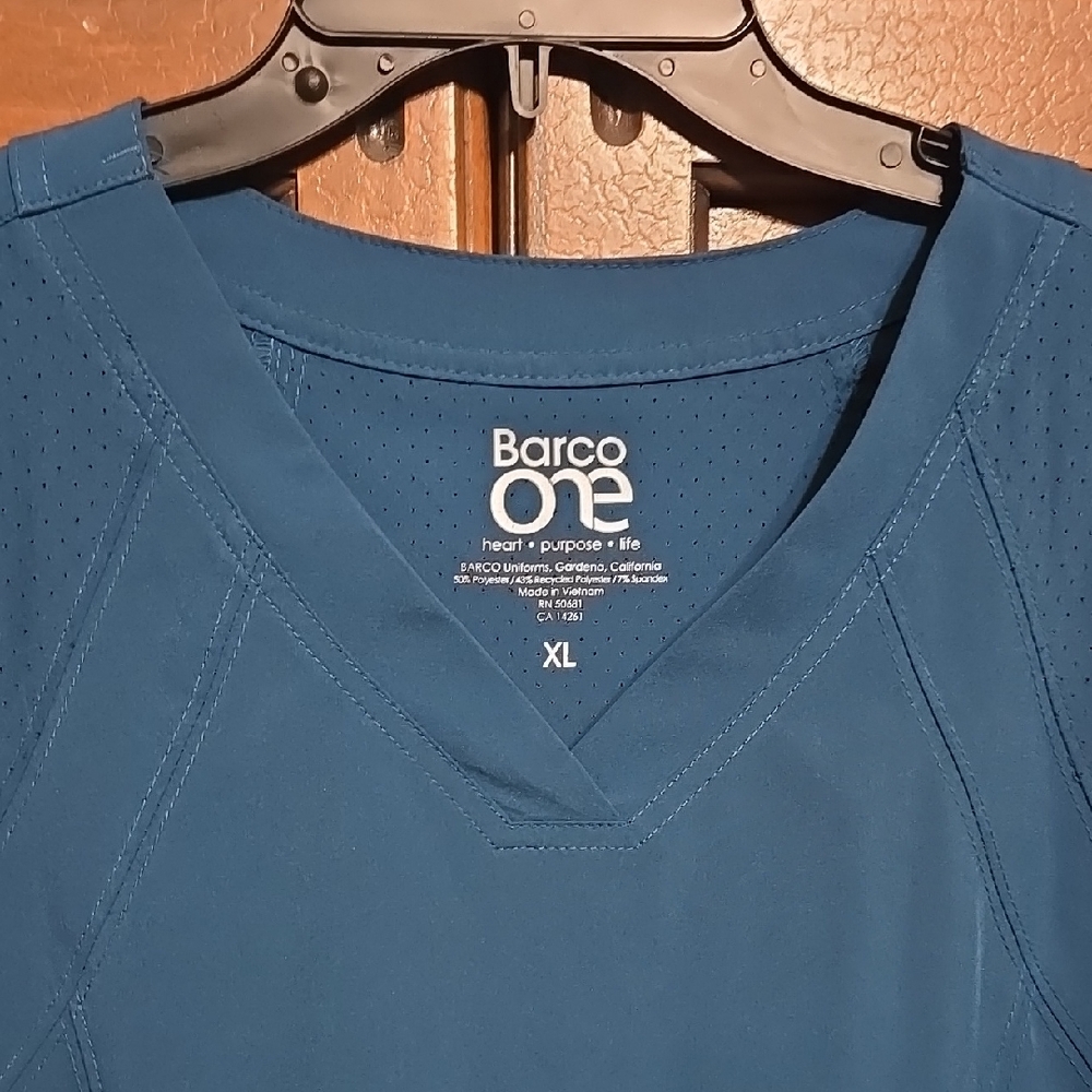Womens Barco One Blue/Aqua Scrub Top, XL